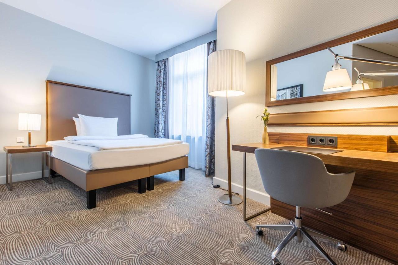 Hotel Radisson Blu Schwarzer Bock 4*