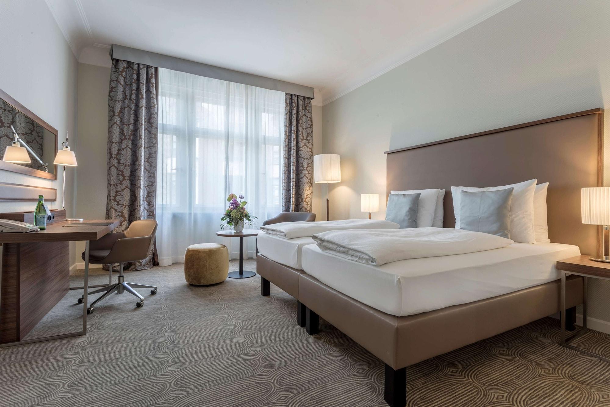 Hotel Radisson Blu Schwarzer Bock 4*