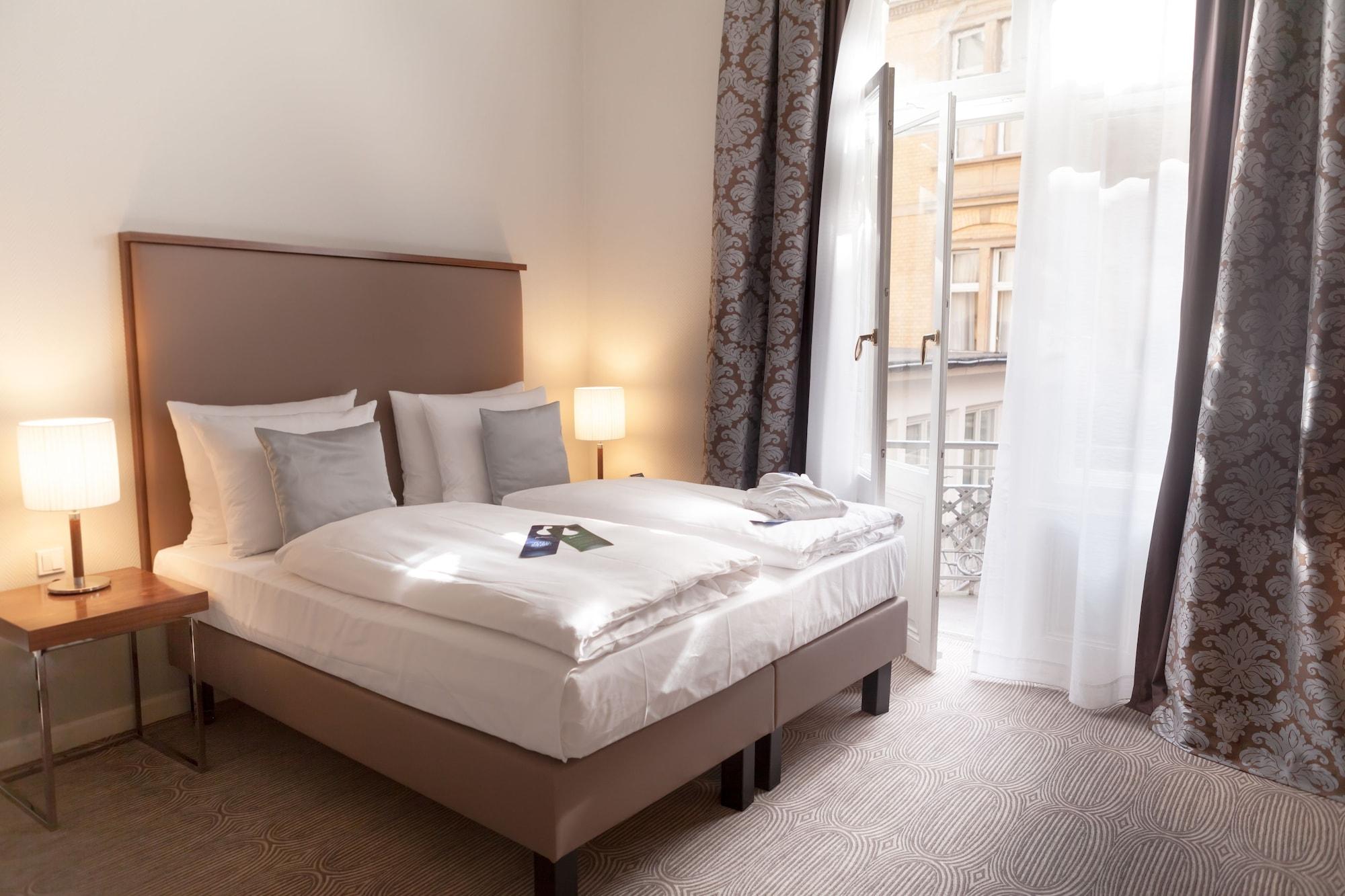 Radisson Blu Schwarzer Bock Hotel 4*