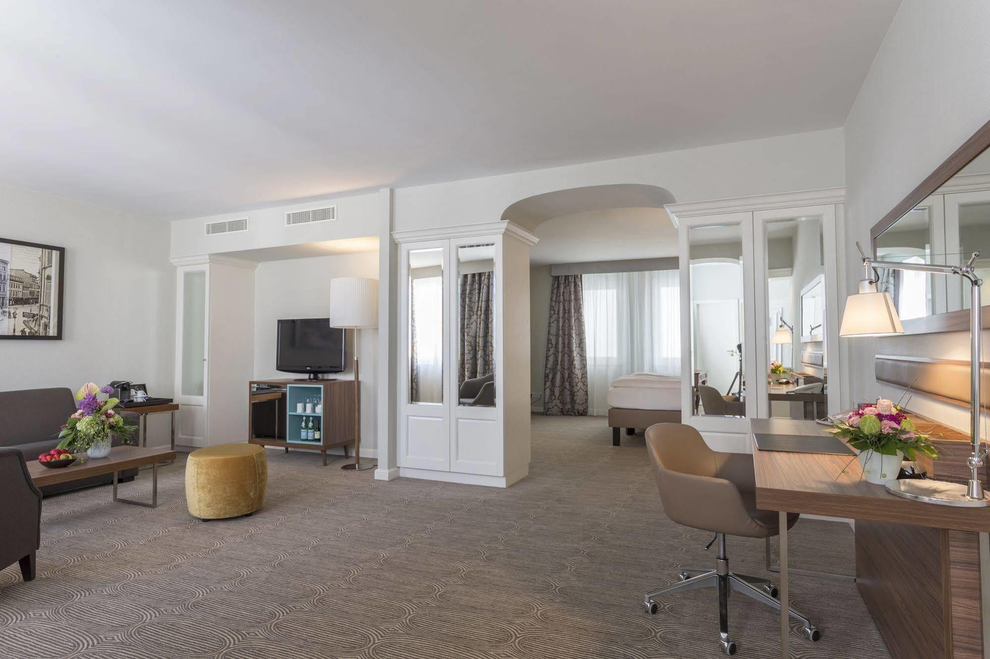 Radisson Blu Schwarzer Bock 4*